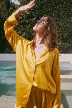 Women Chaser Brand Capri Mimosa Button Down