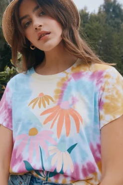 Women Chaser Brand Daisy Bunch Tee