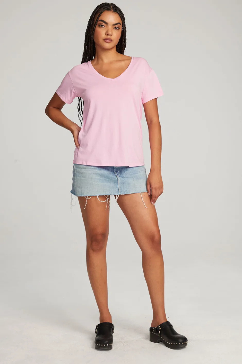Women Chaser Brand Everyday Essential Pastel Lavender V-neck Tee
